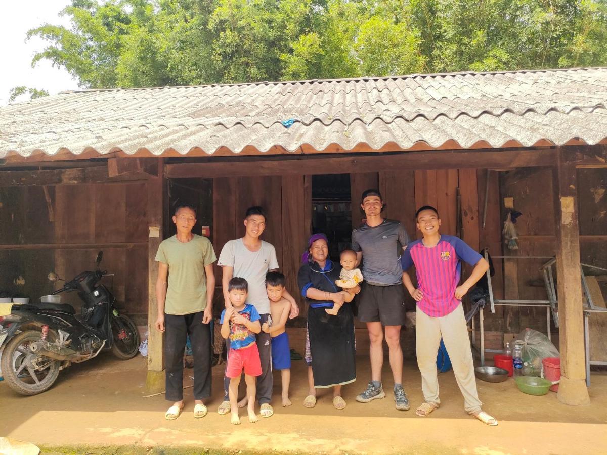 Indigenous Homestay- Trek- Food- Bus Mu Cang Chai Bagian luar foto