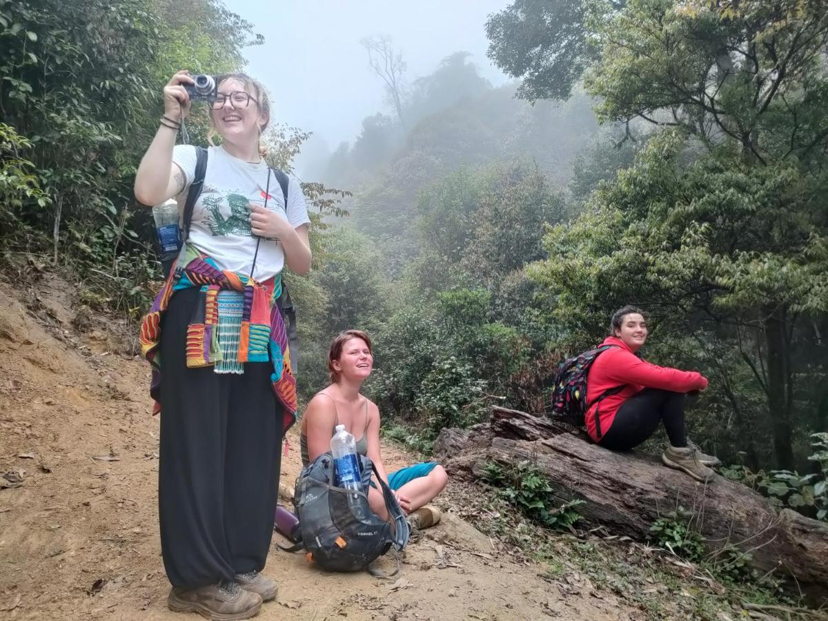 Indigenous Homestay- Trek- Food- Bus Mu Cang Chai Bagian luar foto