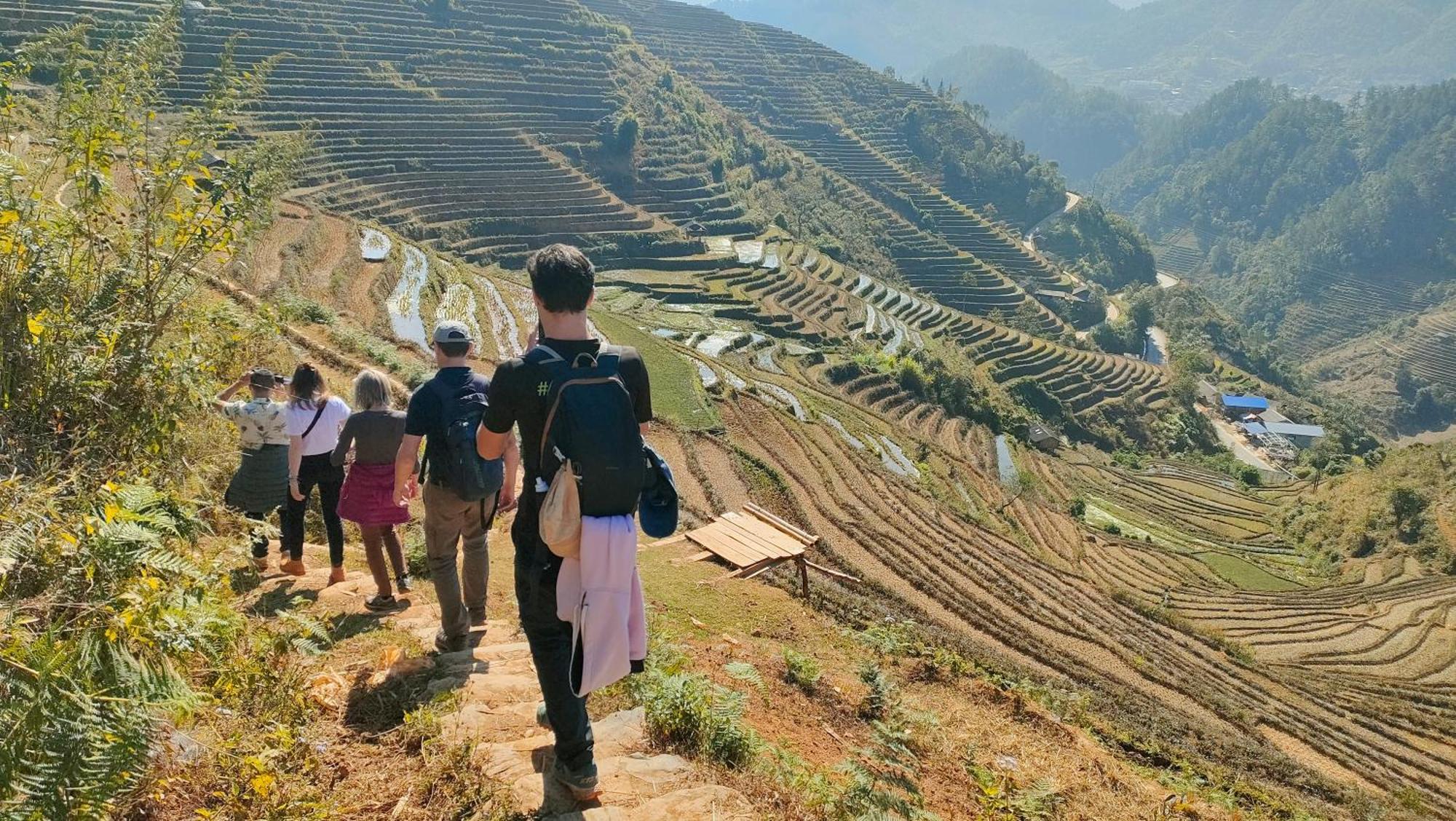 Indigenous Homestay- Trek- Food- Bus Mu Cang Chai Bagian luar foto