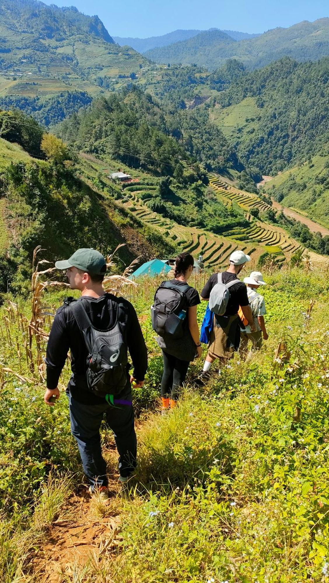 Indigenous Homestay- Trek- Food- Bus Mu Cang Chai Bagian luar foto